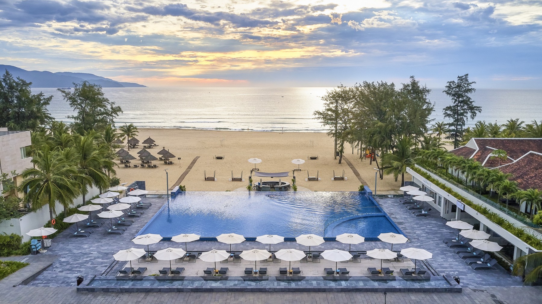Pullman Danang Beach Resort – Khách Sạn 5 Sao Đà Nẵng